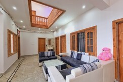 Dalhousie Hideaway 2BR-FF Homestay by Homeyhuts 2