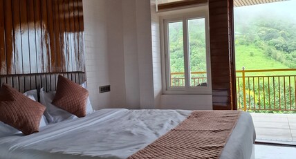 Merjins Paraiso Room Type - Standard Room with Mountain View