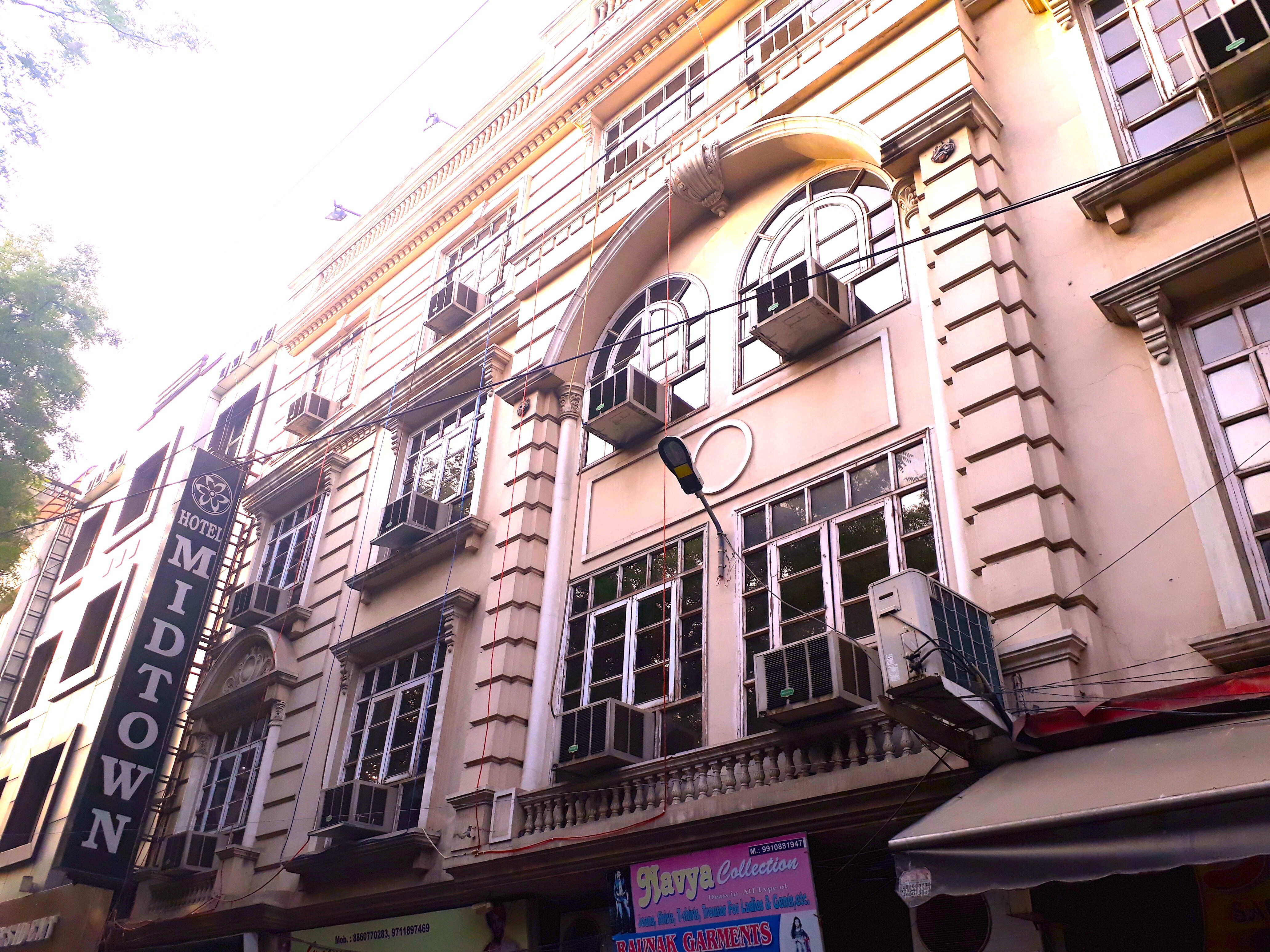 Hotel Midtown near Sir Ganga Ram Hospital - Tap to explore photos