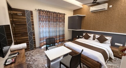 HOTEL ARYADEEP Room Type - SUPER DELUXE AC