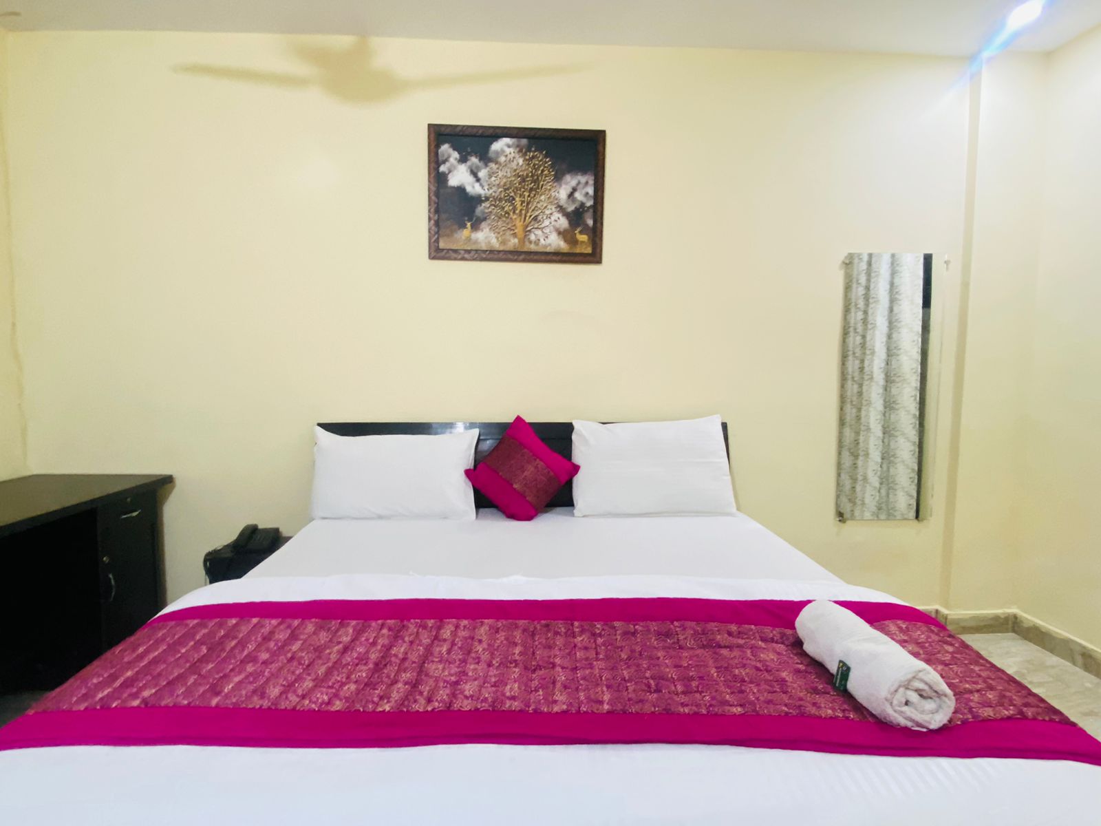 YBIN HOTEL AN UNIT OF HAPPY PALACE INN - Tap to explore photos