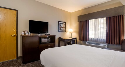 Best Western Northwest Lodge Room Type - Accessible - 1 Queen, Mobility Accessible, Roll In Shower, Non-Smoking, Full Breakfast Best Western Northwest Lodge Room Type - Accessible - 1 Queen, Mobility Accessible, Roll In Shower, Non-Smoking, Full Breakfast