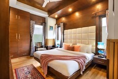 Summer House Mall Road Cozy Luxury Stay