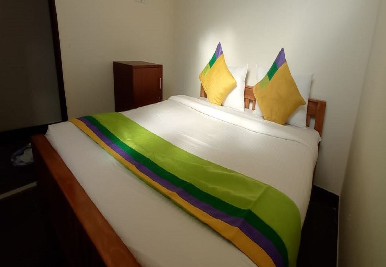 CMK INN- Cochin - Tap to explore photos