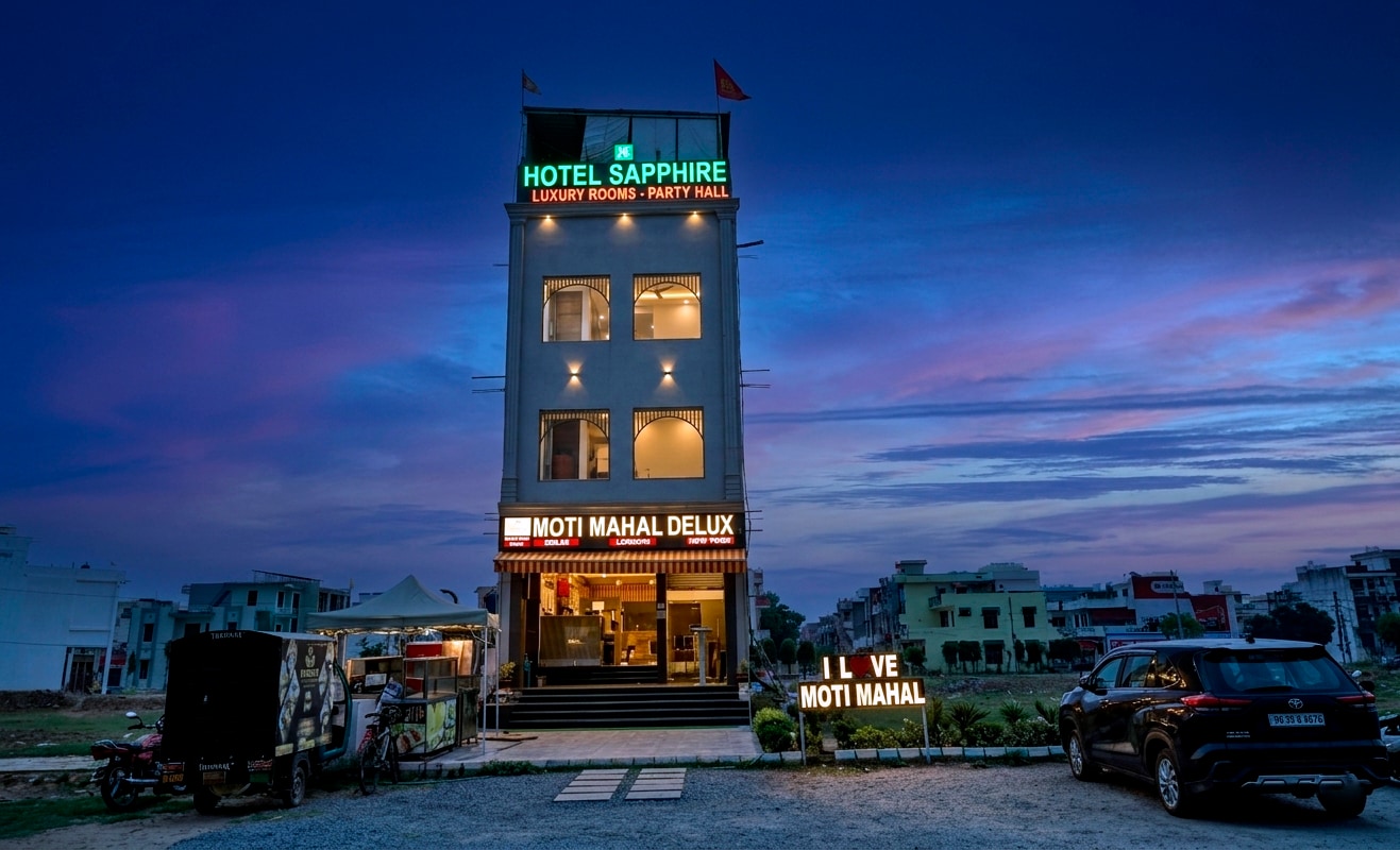 Hotel Sapphire - Tap to explore photos