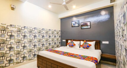 FabHotel Starhood Room Type - Deluxe Room