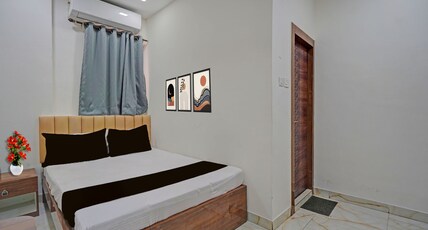 Collection O Dalhousie Square Kolkata Formerly G.N Palace Room Type - Classic