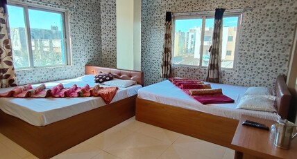 Hotel Avadh Room Type - 4 Bedded Family AC Room