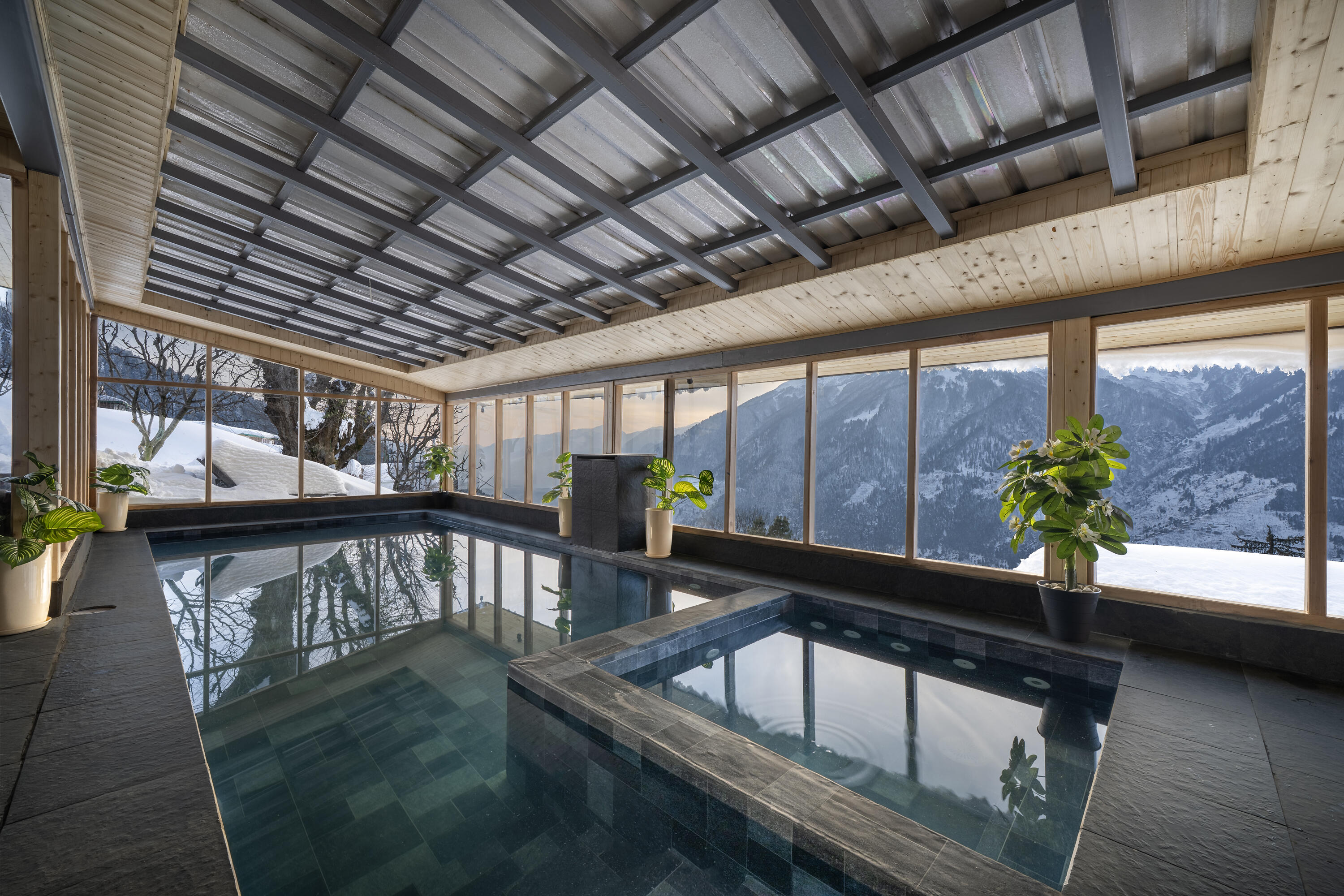 Echor Himalayan Sky Cabins Sethan Manali - Tap to explore photos