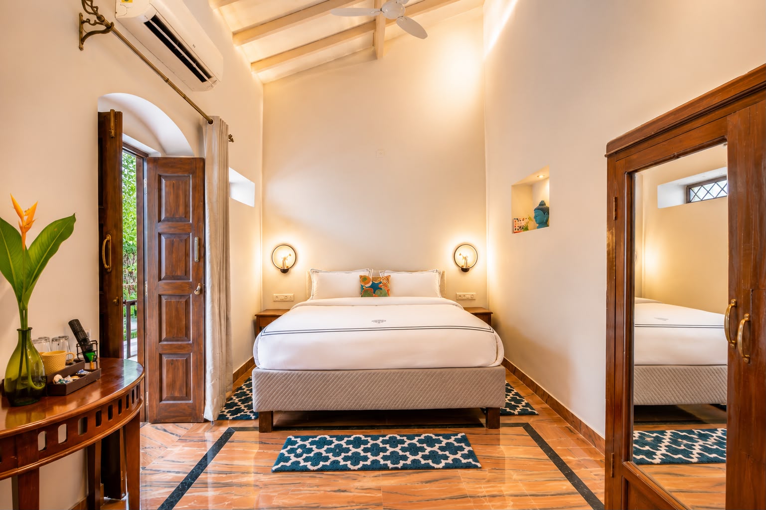 Sashas Holiday Village - Tap to explore photos