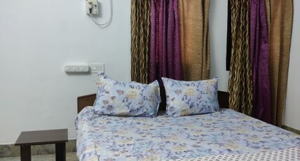 Cozy Cabin Room Type - Bedroom