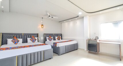 FabHotel SRS Grand - Nr. Mahindra University, Gandi Maisamma Room Type - Suite Room