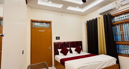 Shivam Palace Room Type - Super Deluxe 101