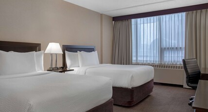 Ramada Plaza by Wyndham Calgary Downtown Room Type - 2 Double Beds, Non-Smoking