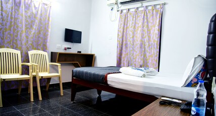 KVR Guest House Room Type - Deluxe AC Room