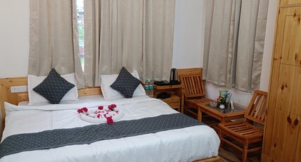 Dew Drop Stays River & Rohtang view Room Type - Deluxe Room Without Balcony