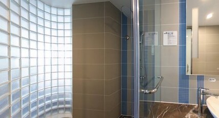Holiday Inn Express Qingdao West Coast Room Type - 1 Queen Standard