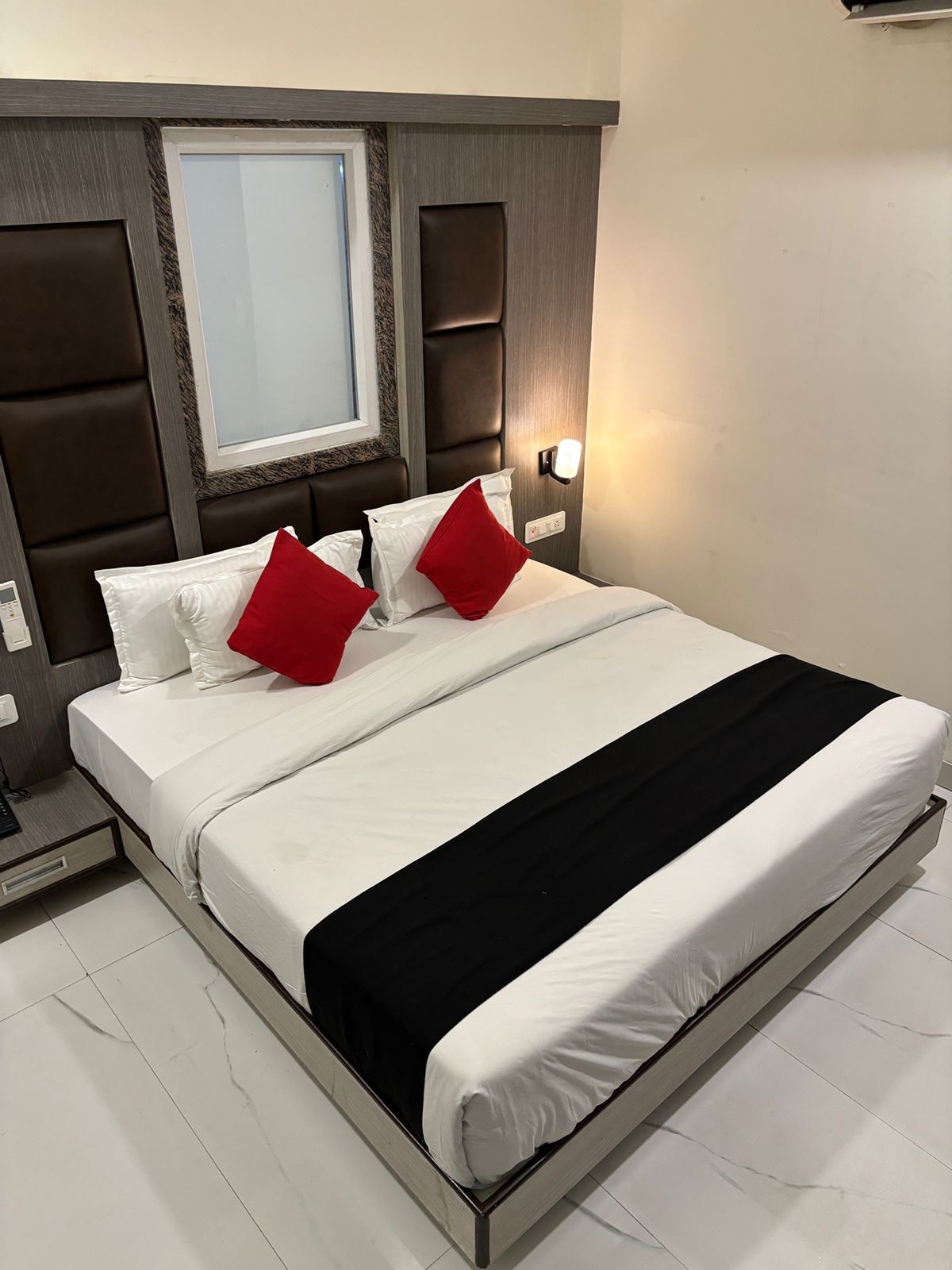 Hotel Gyangarh - Tap to explore photos