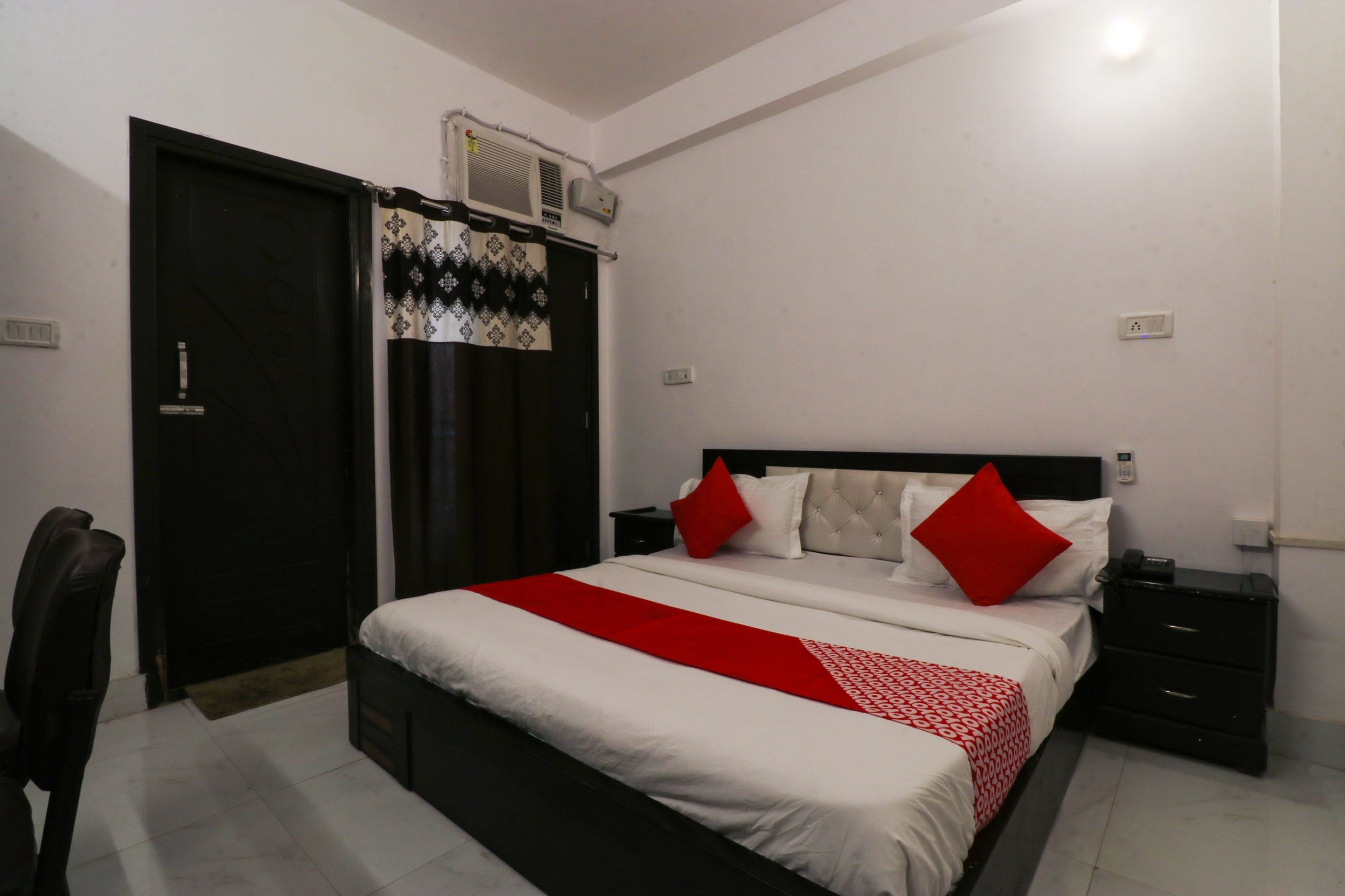 Hotel O Silver Palace Near Dwarka Sector 9 Metro Station - Tap to explore photos