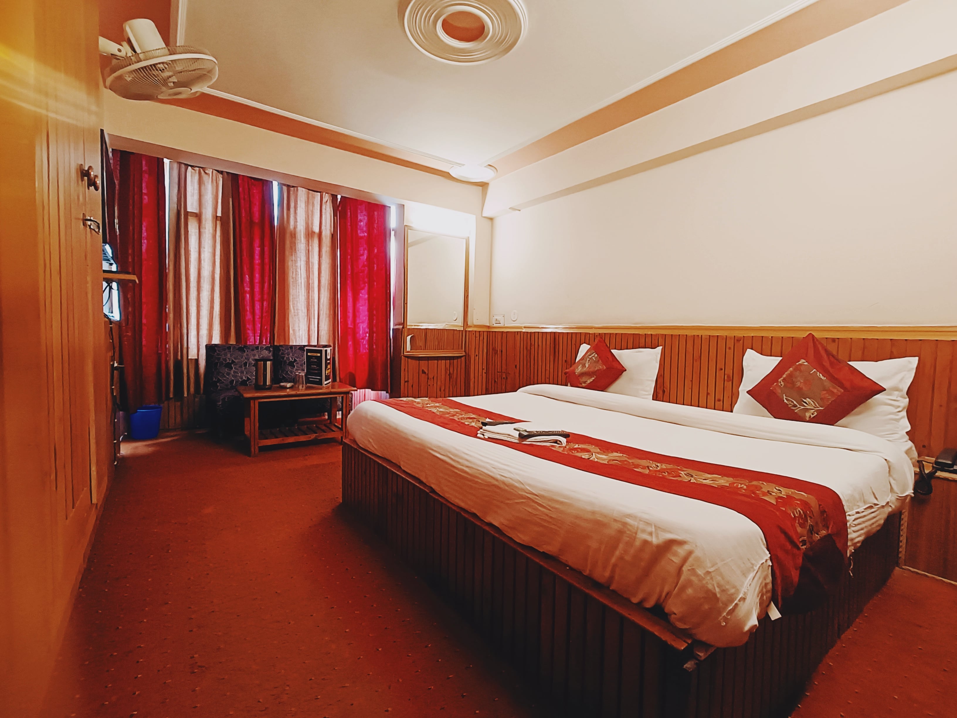 Hotel Gangri - Tap to explore photos