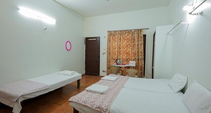 Omji Ashram - Maa Anandmayi Room Type - Deluxe Triple Room