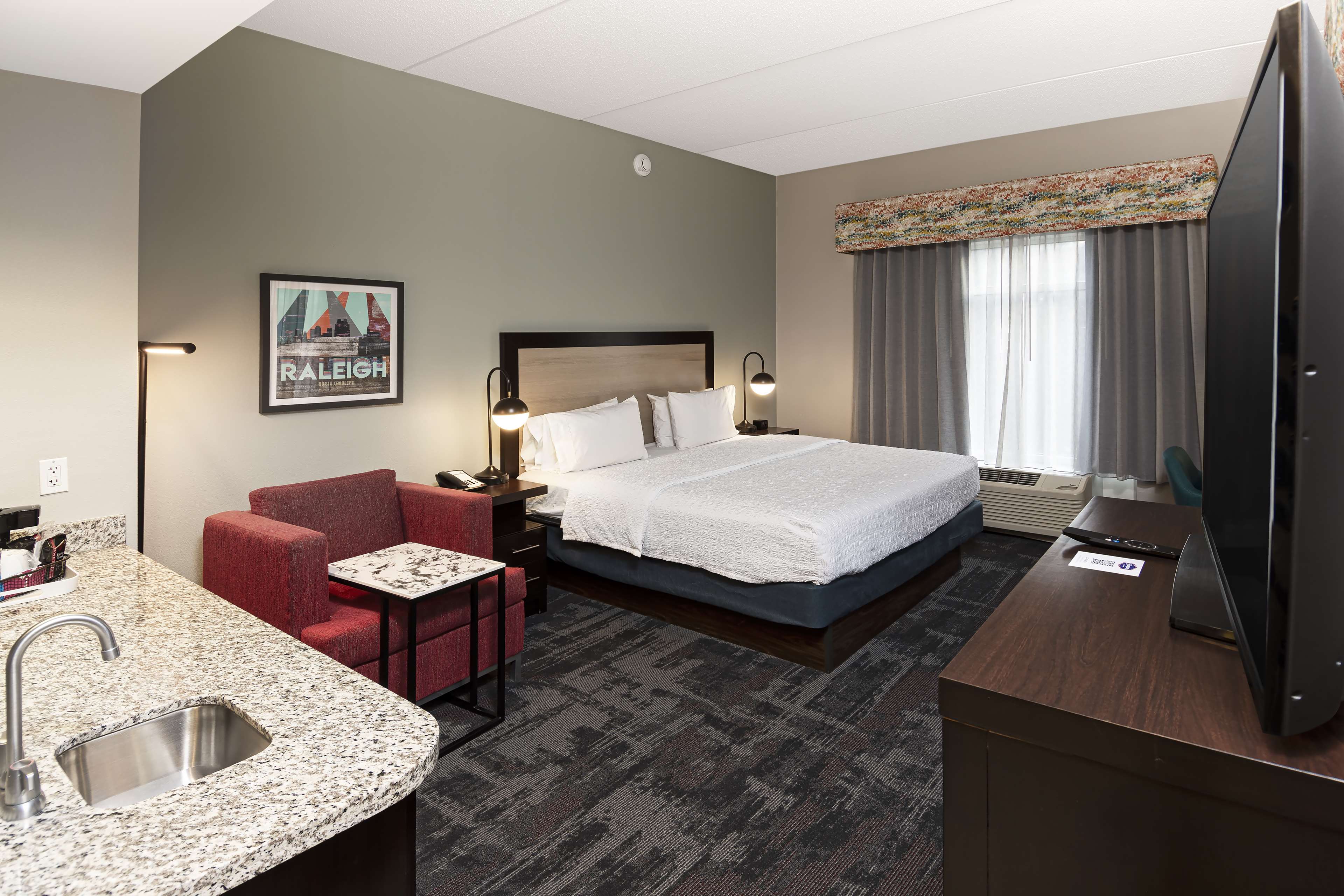 Hampton Inn & Suites Raleigh Downtown - Tap to explore photos