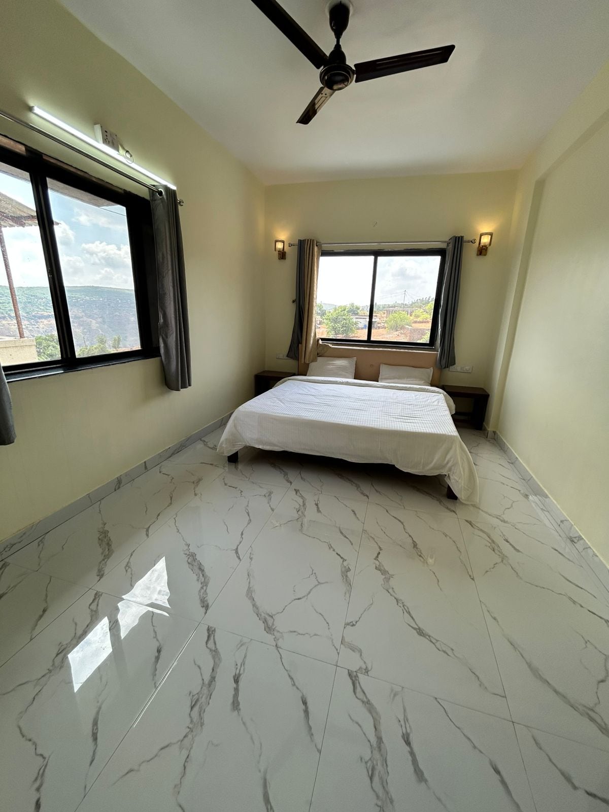 Savitri Villa Inn - Tap to explore photos