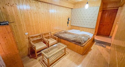 HOTEL TOWN PALACE Room Type - Deluxe Room with Heating Blanket