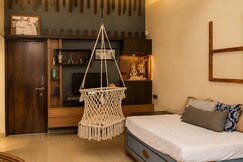 Cozy 1BHK 5 min Drive to Mahakaleshwar Temple