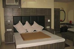 Address of Hotel Shelter