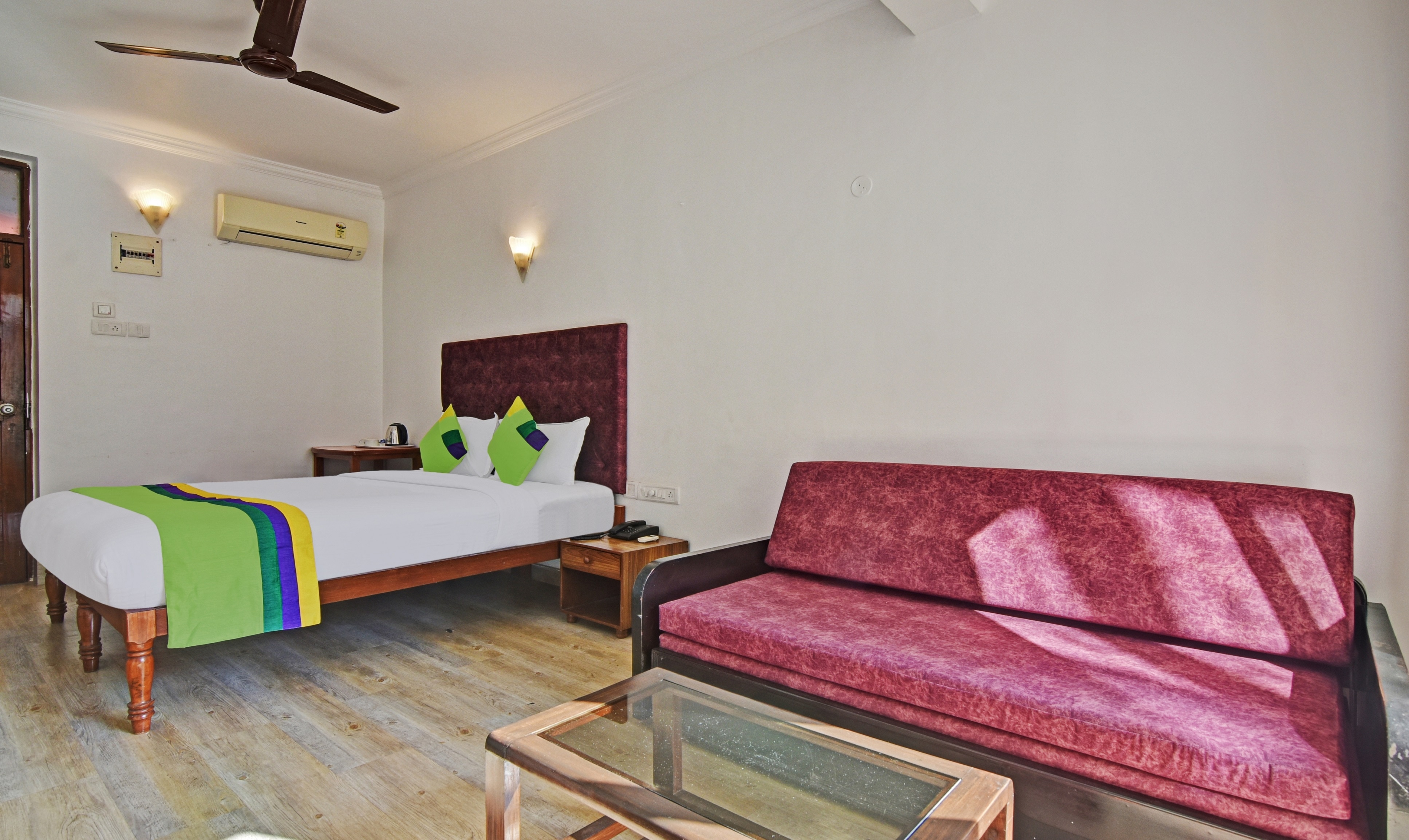 Santa Monica Resort-Calangute - Tap to explore photos