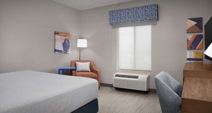 Hampton Inn & Suites by Hilton Williston Room Type - 1KNG MOB HEAR ACC W TUB NS