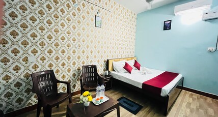 Temple Town | Premium Stay Near Ramjanmbhoomi Room Type - The Deluxe Room | Perfect for Couple Stay