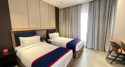 Zip By Spree Hotels Chinchwad Room Type - Deluxe Twin Bed Room