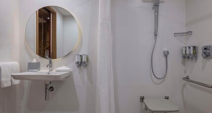 Hampton by Hilton Antalya Airport Room Type - QUEEN ACCESSIBLE ROOM