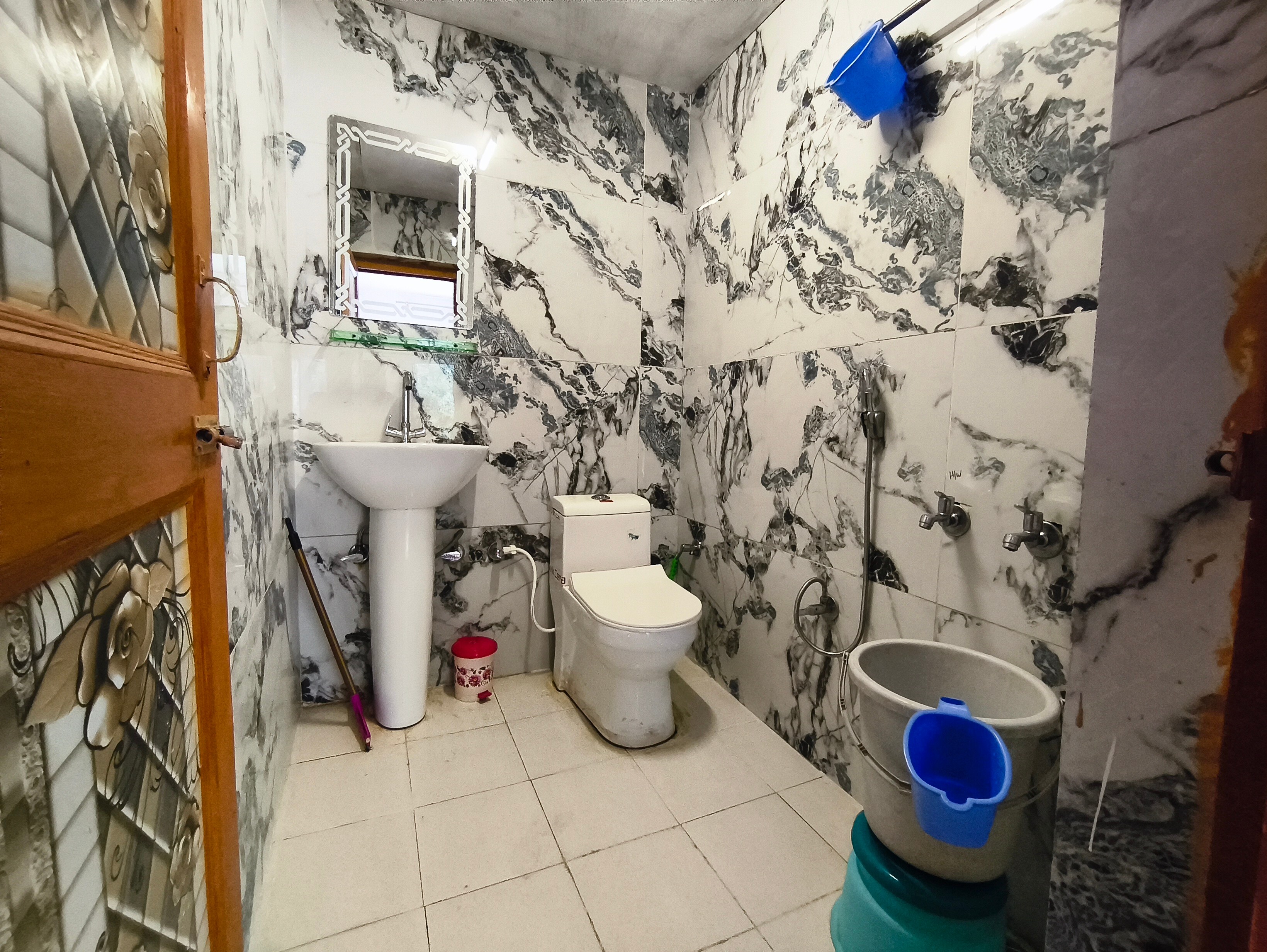 Sonsar Guest house - Tap to explore photos