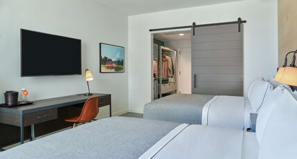 Canopy by Hilton Portland Pearl District Room Type - 2 QUEEN HEARING ACCESSIBLE