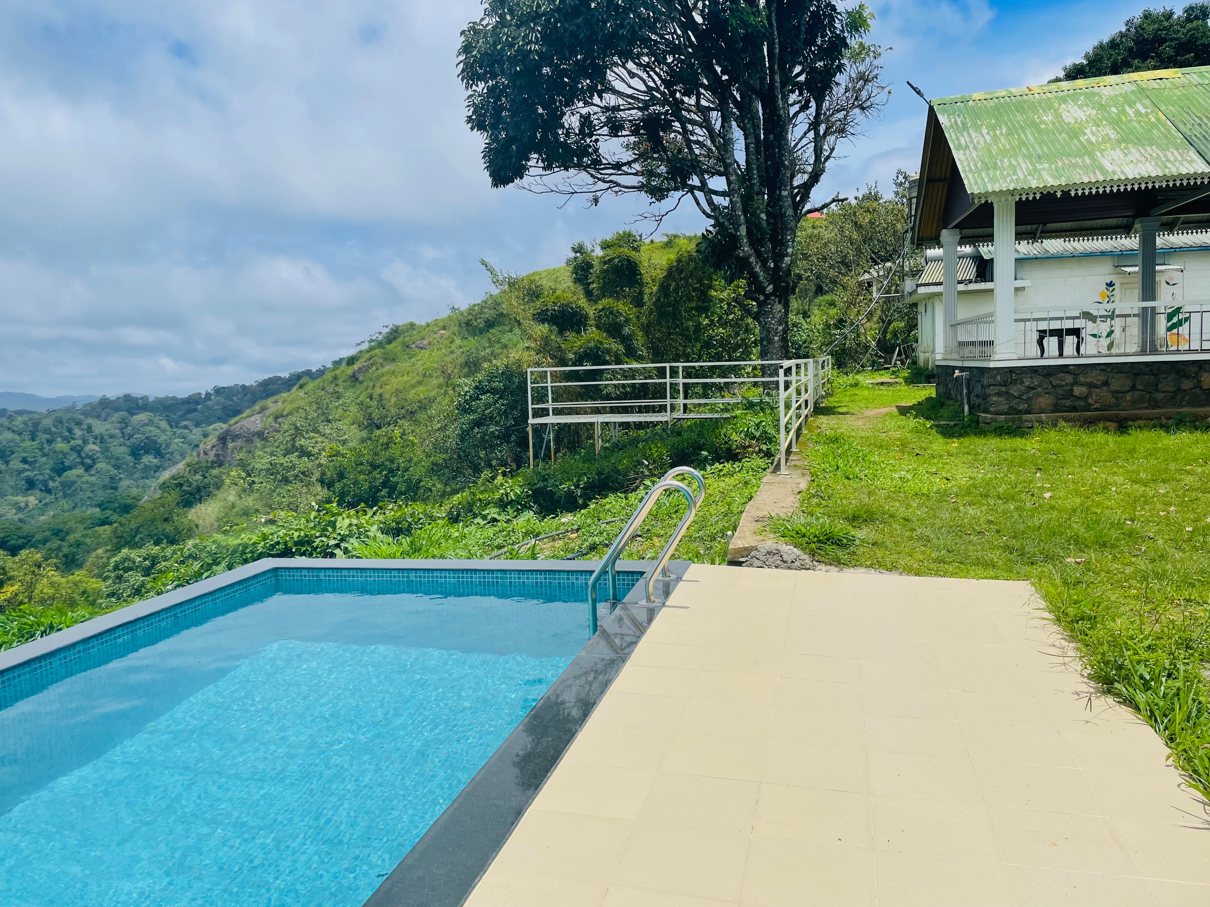 Munnar Private Bungalow by Thottom Stays| 2 BHK - Tap to explore photos