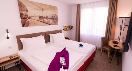 MERCURE DUESSELDORF RATINGEN Room Type - Standard Room with Twin Beds