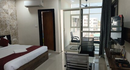 HOTEL VAISHNAVI GRAND LODGE Room Type - PREMIUM ROOM
