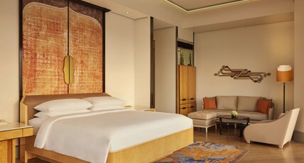 Keraton At The Plaza Room Type - 1 KING BED, CITY VIEW, CORNER, DELUXE Keraton At The Plaza Room Type - 1 KING BED, CITY VIEW, CORNER, DELUXE