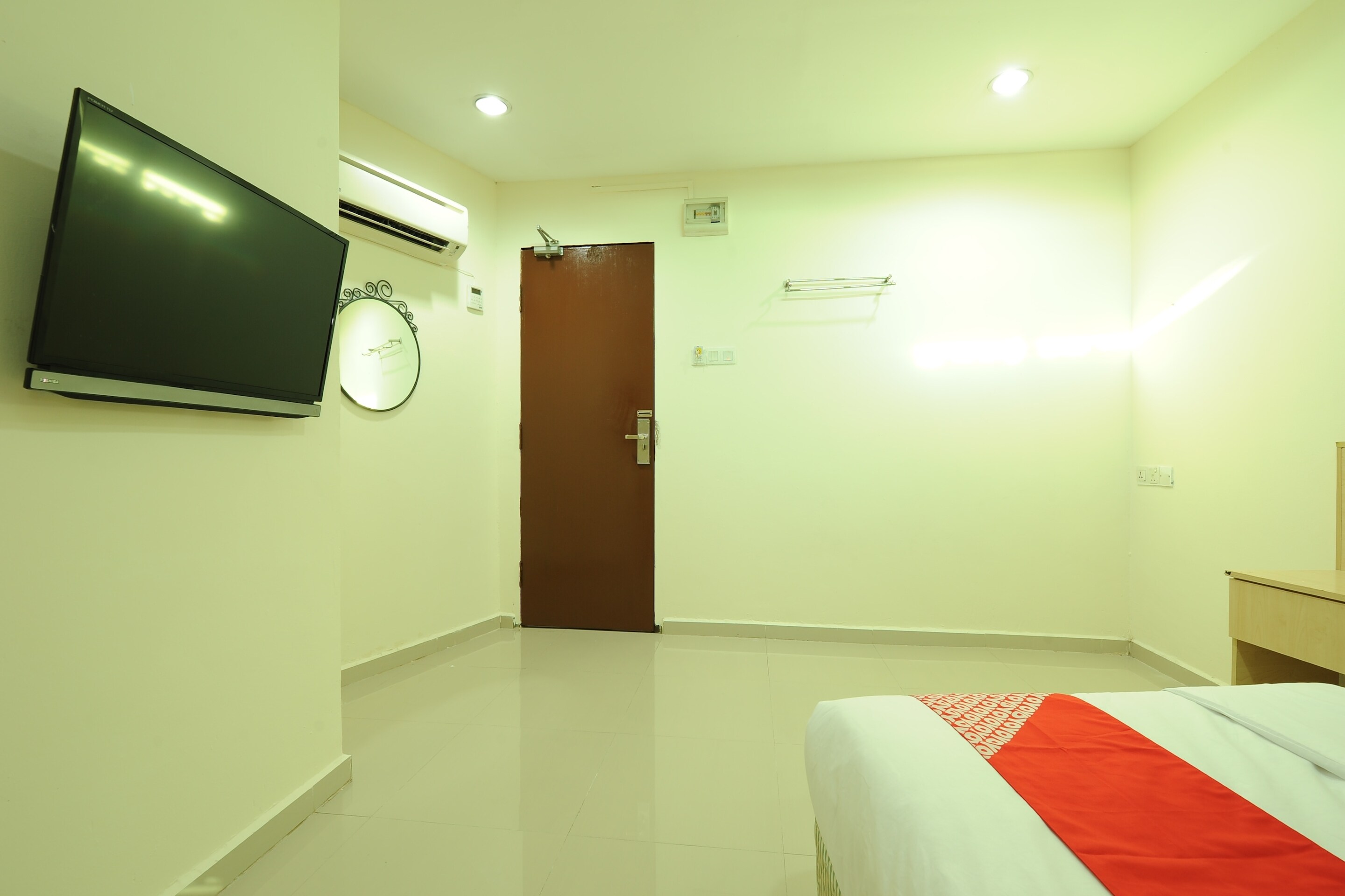 OYO 1055 Batu Caves Star Hotel - Tap to explore photos