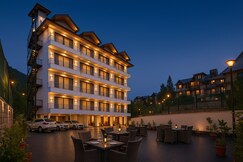 Hotel Skyline, Manali - Walking to Mall Road, Centrally Heated