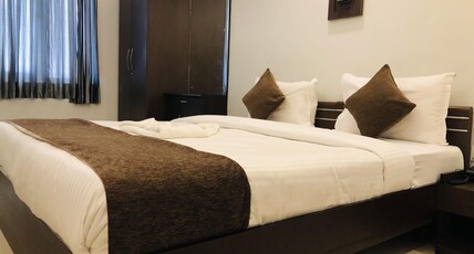 HOTEL ALMARAY Room Type - Deluxe Room