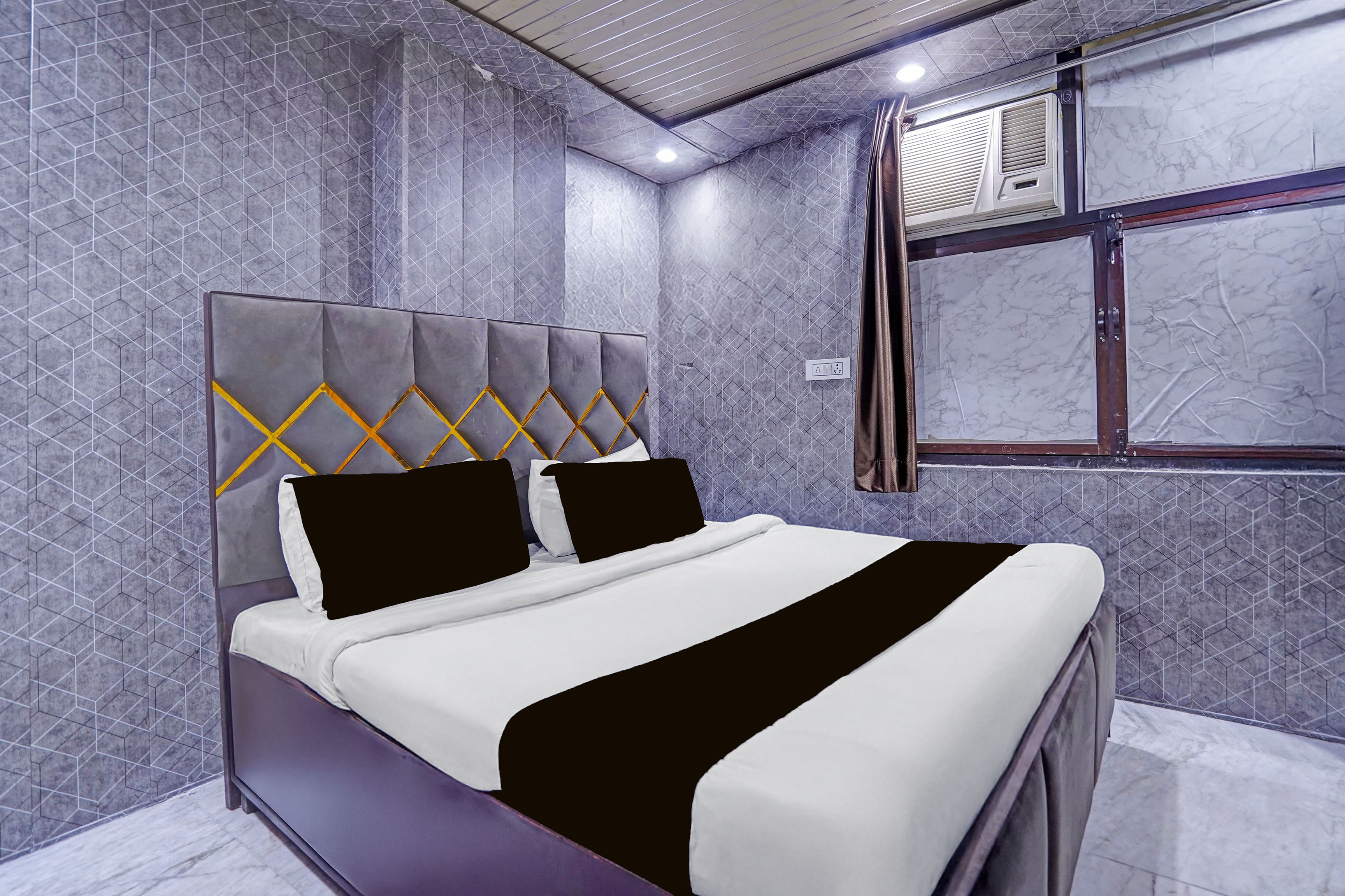 HOTEL O LAXMI NAGAR METRO - Tap to explore photos