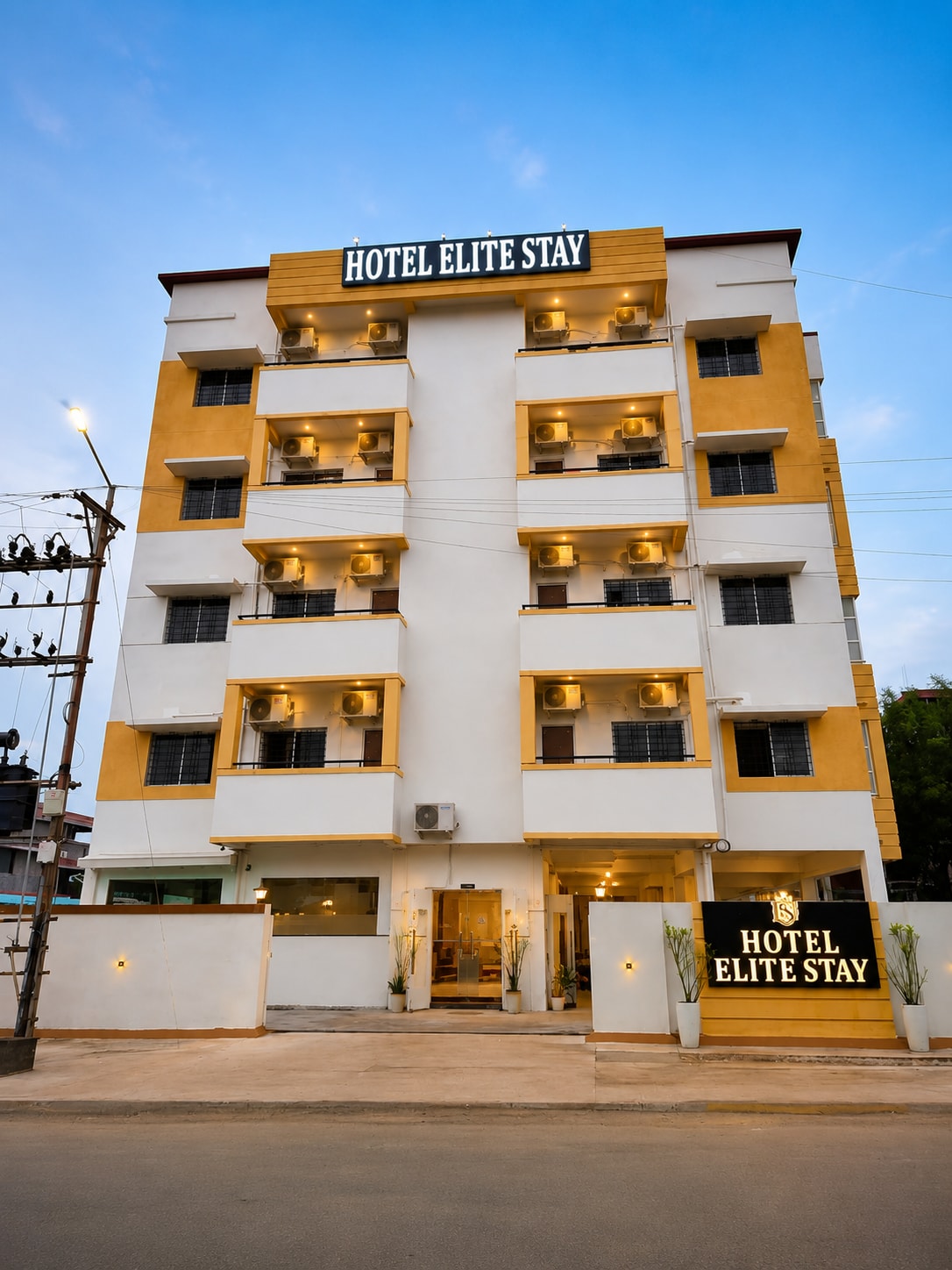 Hotel Elite Stay - Tap to explore photos