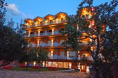 The Husky Lodge And Cafe