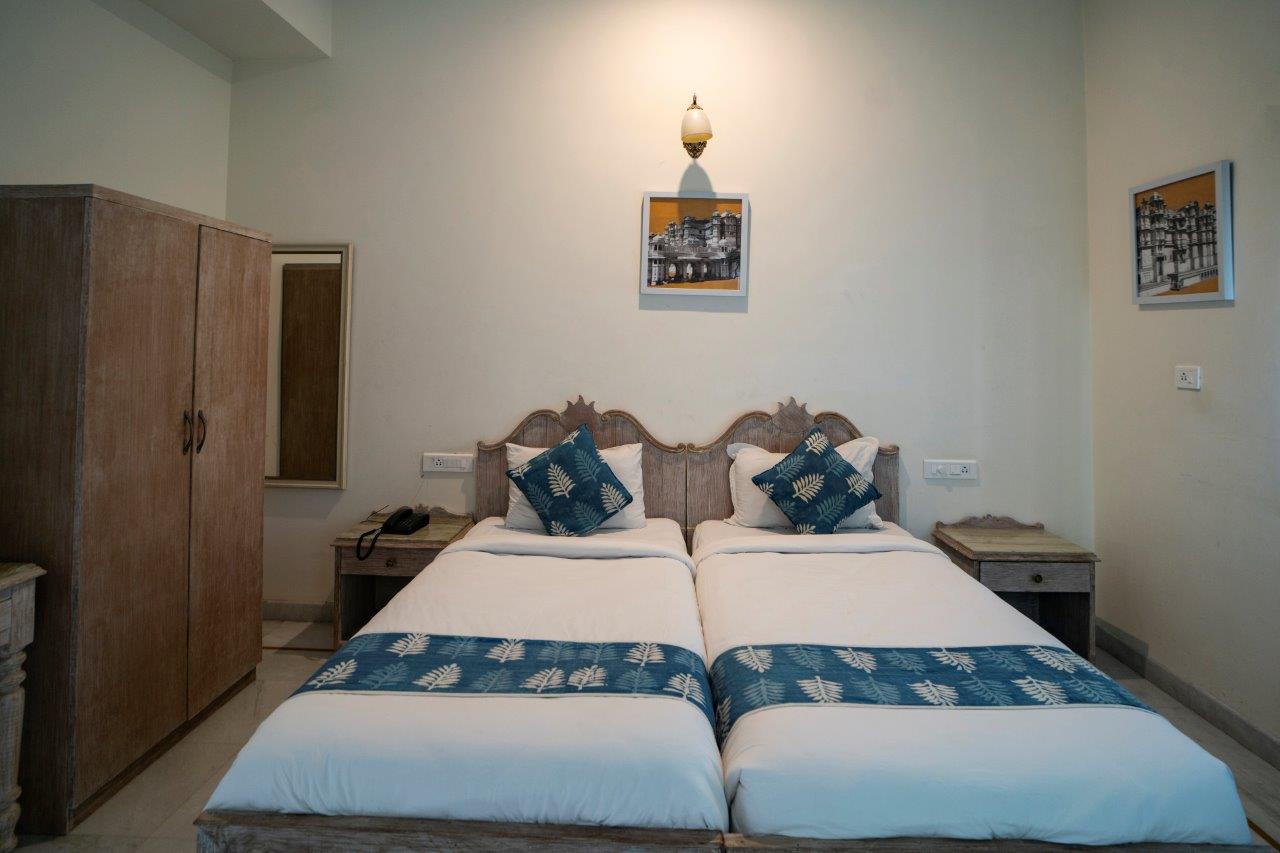 9 BHK Villa Sagat Raaso - Tap to explore photos
