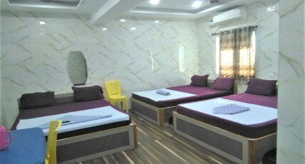 RIM Palace Guest House Room Type - Family Room Triple Bed AC