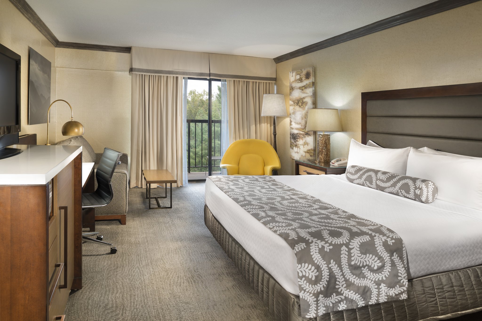 Crowne Plaza Resort ASHEVILLE - Tap to explore photos
